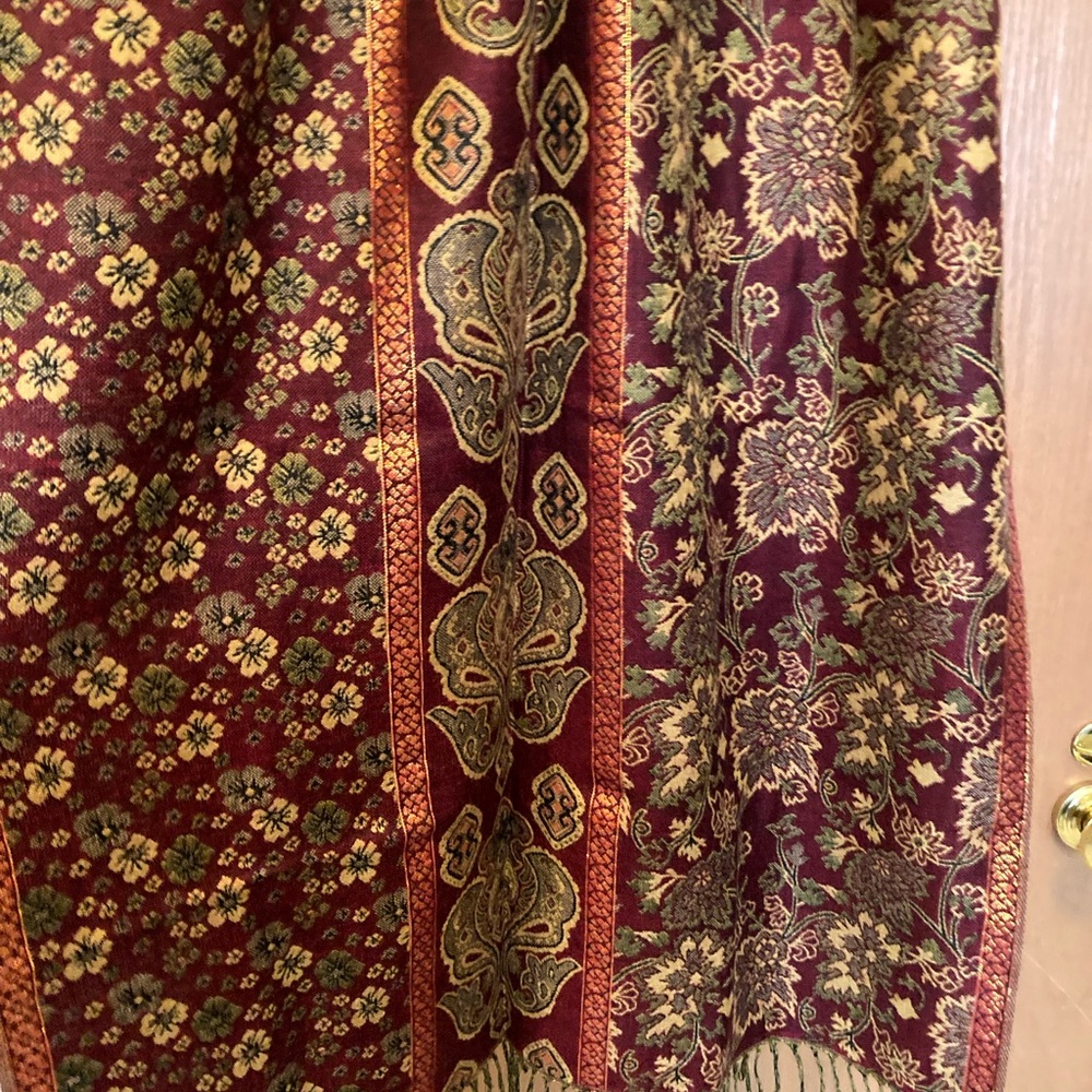 Pashmina style shawl